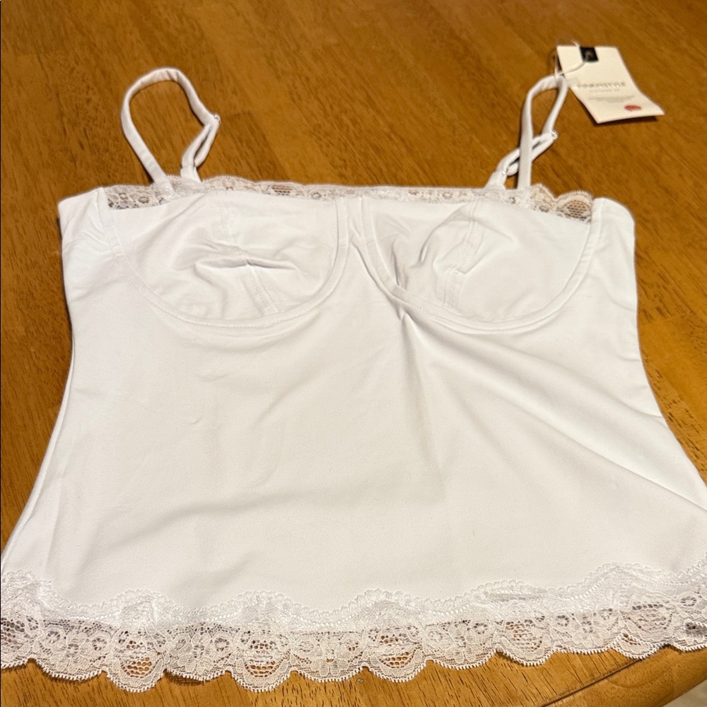 Elegant White Lace Bandeau